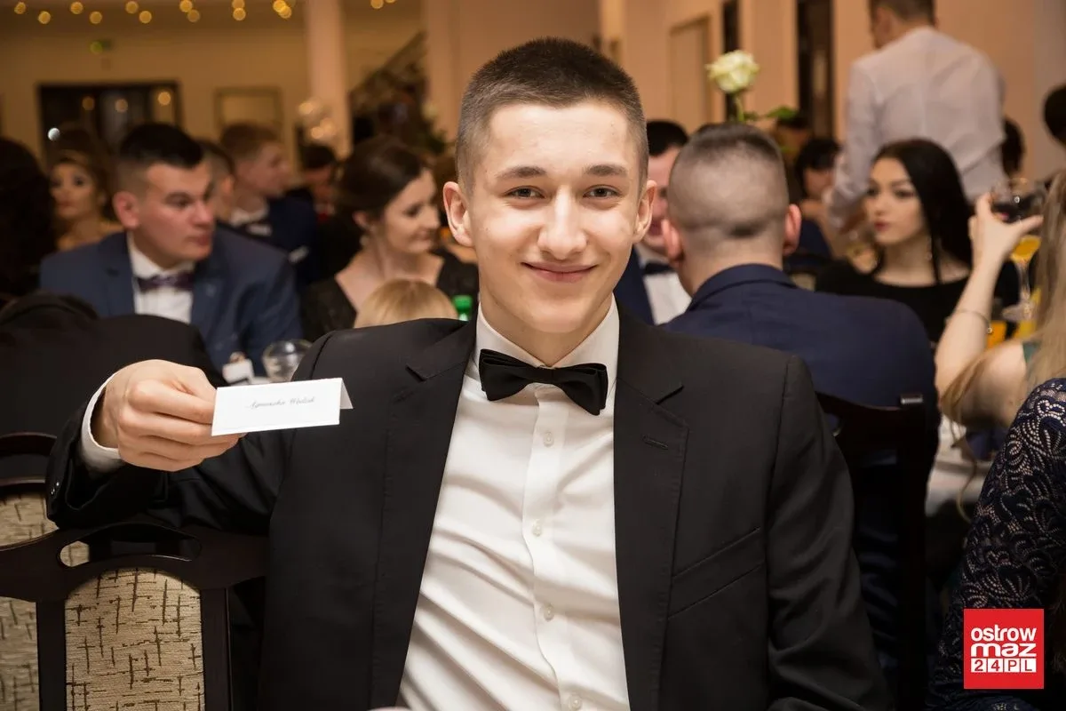 Studniówka LO im. Mikołaja Kopernika w Ostrowi Mazowieckiej (zdjęcia, wideo)