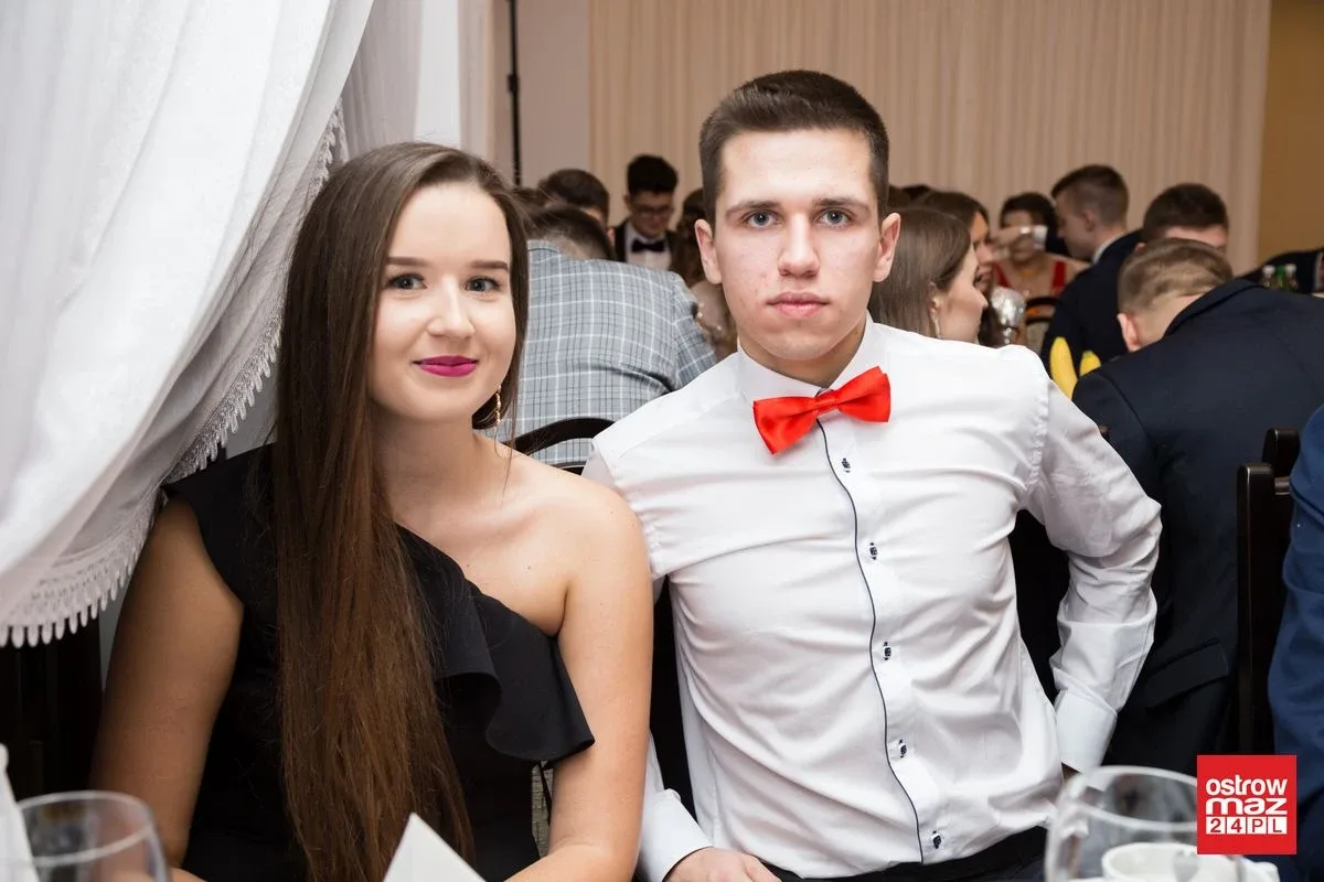 Studniówka LO im. Mikołaja Kopernika w Ostrowi Mazowieckiej (zdjęcia, wideo)