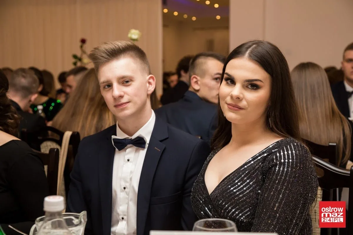 Studniówka LO im. Mikołaja Kopernika w Ostrowi Mazowieckiej (zdjęcia, wideo)