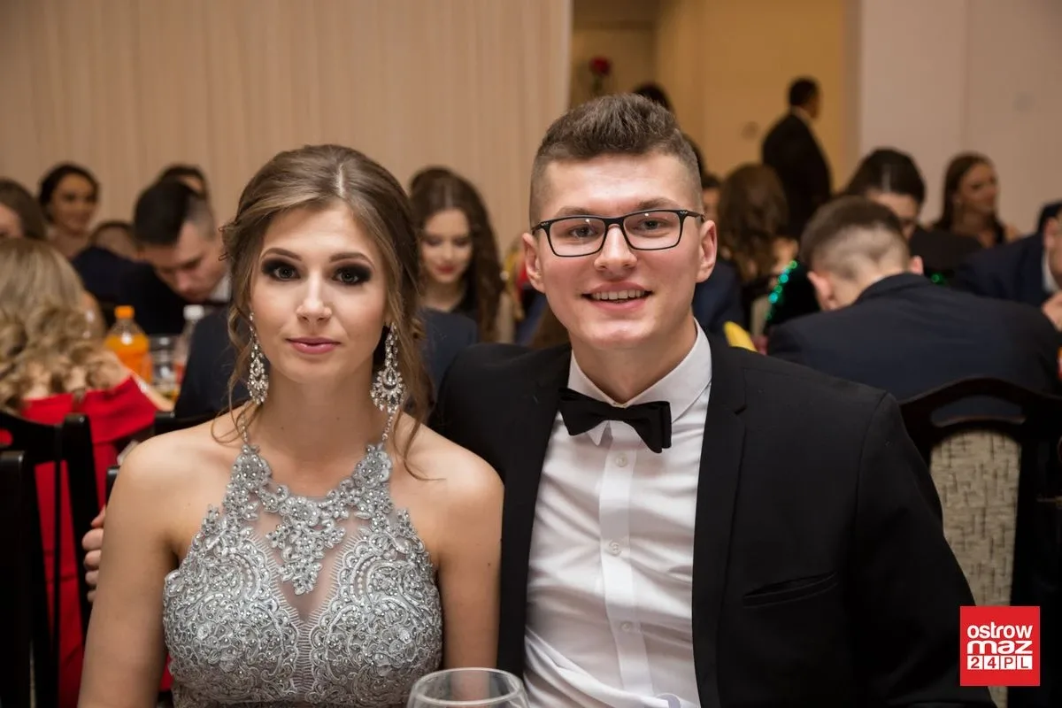Studniówka LO im. Mikołaja Kopernika w Ostrowi Mazowieckiej (zdjęcia, wideo)