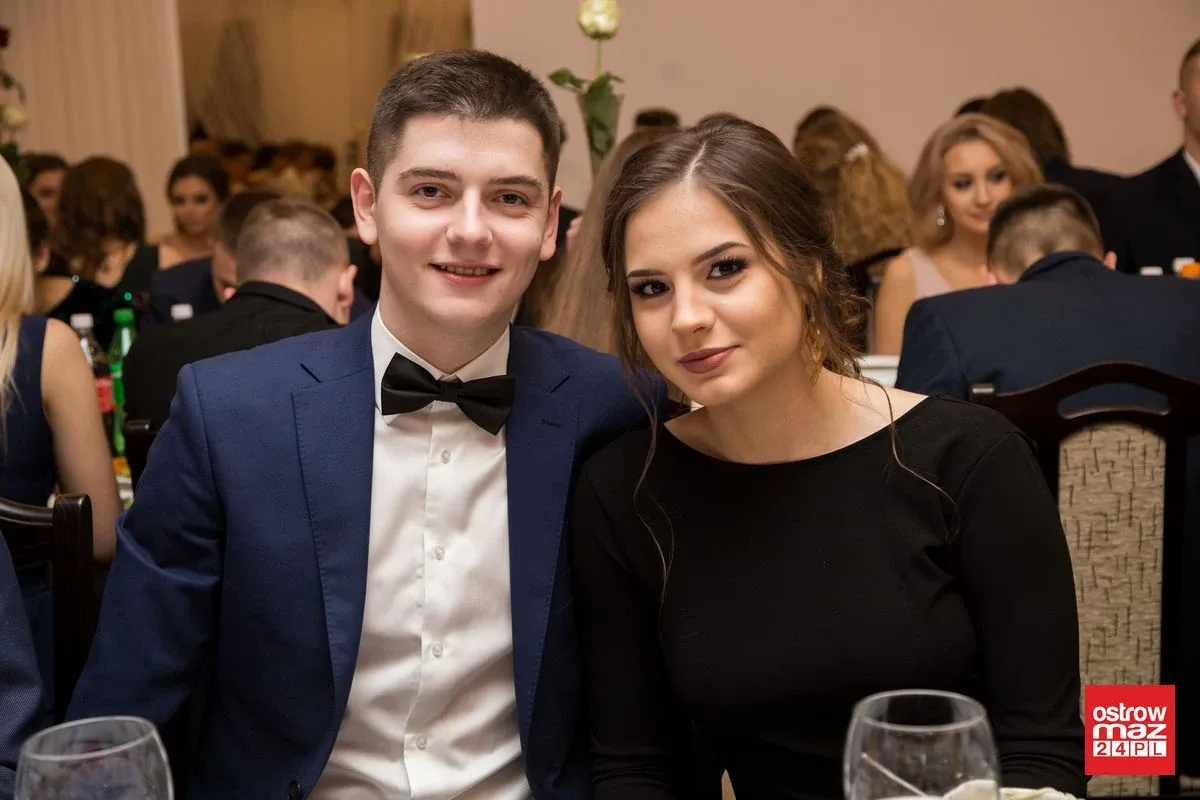 Studniówka LO im. Mikołaja Kopernika w Ostrowi Mazowieckiej (zdjęcia, wideo)