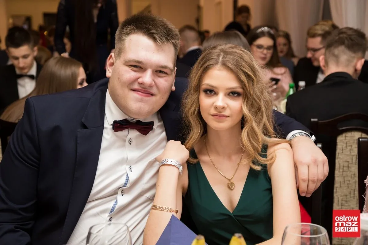 Studniówka LO im. Mikołaja Kopernika w Ostrowi Mazowieckiej (zdjęcia, wideo)