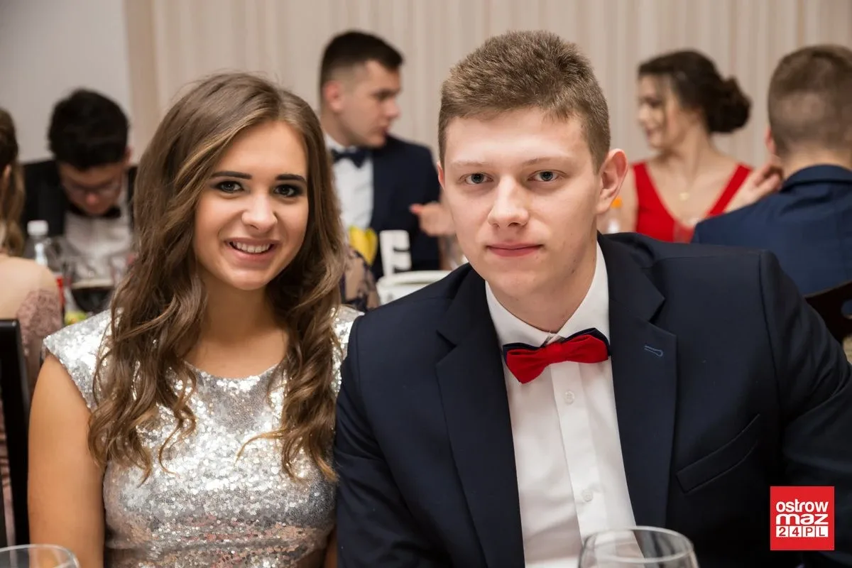 Studniówka LO im. Mikołaja Kopernika w Ostrowi Mazowieckiej (zdjęcia, wideo)