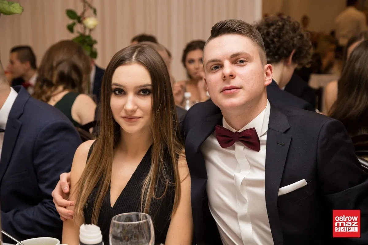 Studniówka LO im. Mikołaja Kopernika w Ostrowi Mazowieckiej (zdjęcia, wideo)