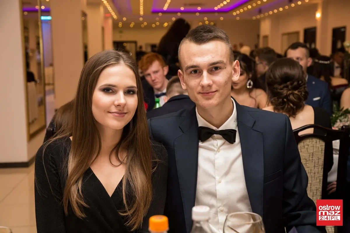 Studniówka LO im. Mikołaja Kopernika w Ostrowi Mazowieckiej (zdjęcia, wideo)
