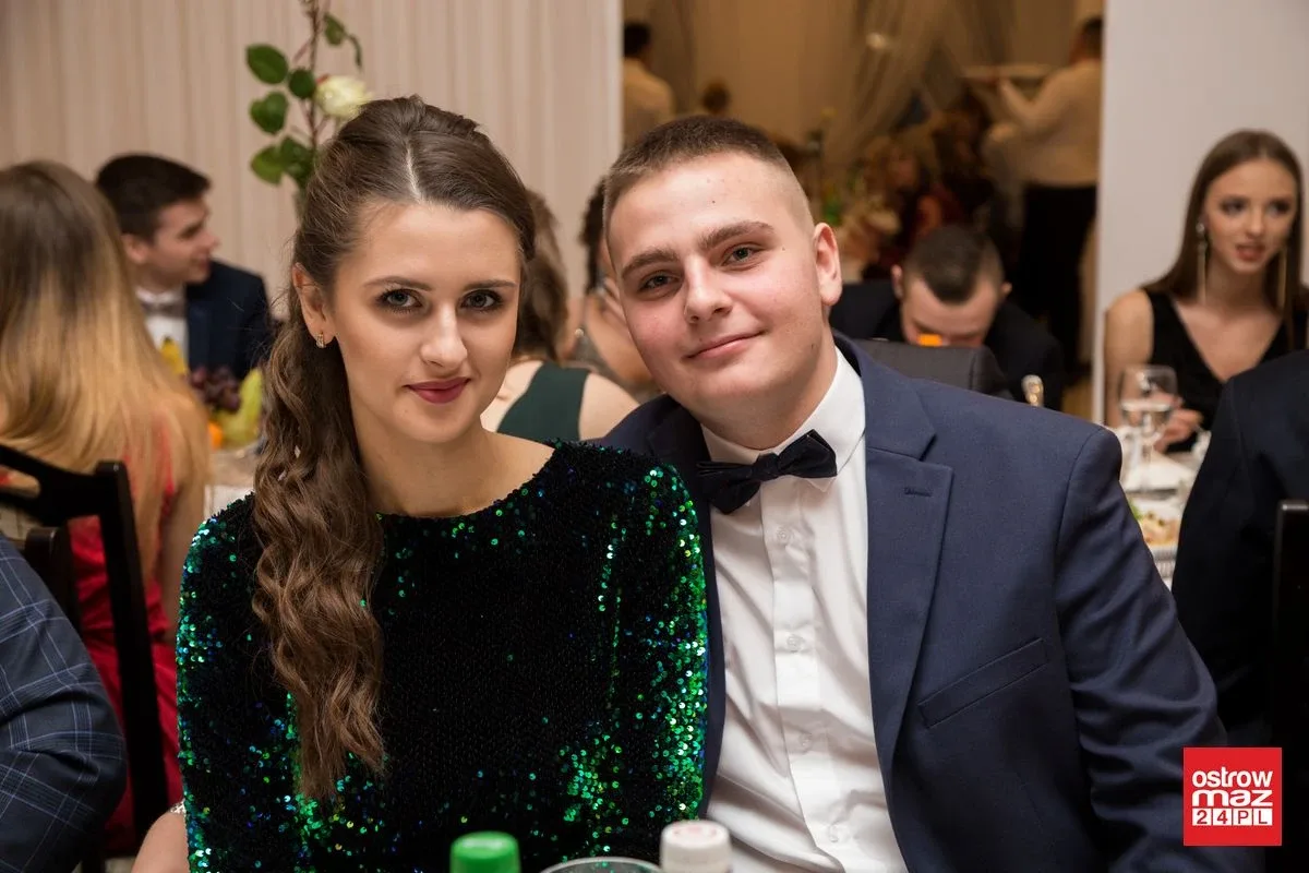 Studniówka LO im. Mikołaja Kopernika w Ostrowi Mazowieckiej (zdjęcia, wideo)