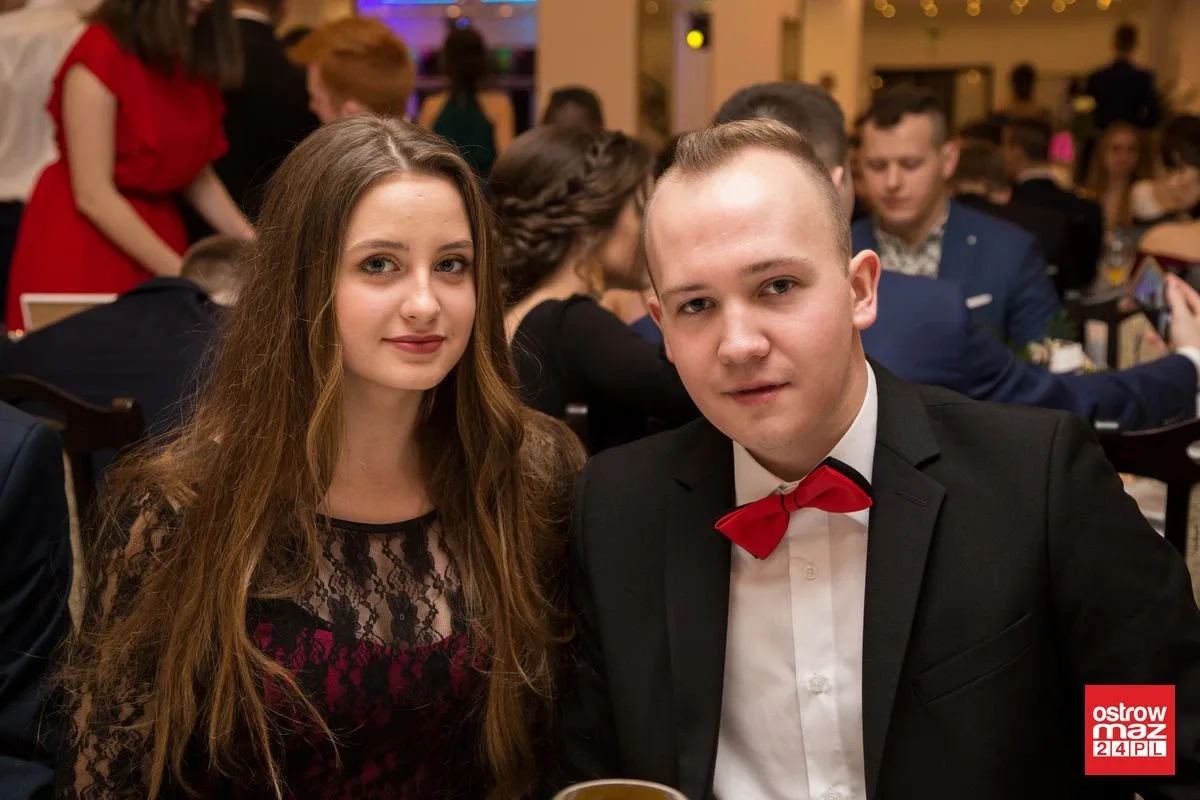 Studniówka LO im. Mikołaja Kopernika w Ostrowi Mazowieckiej (zdjęcia, wideo)