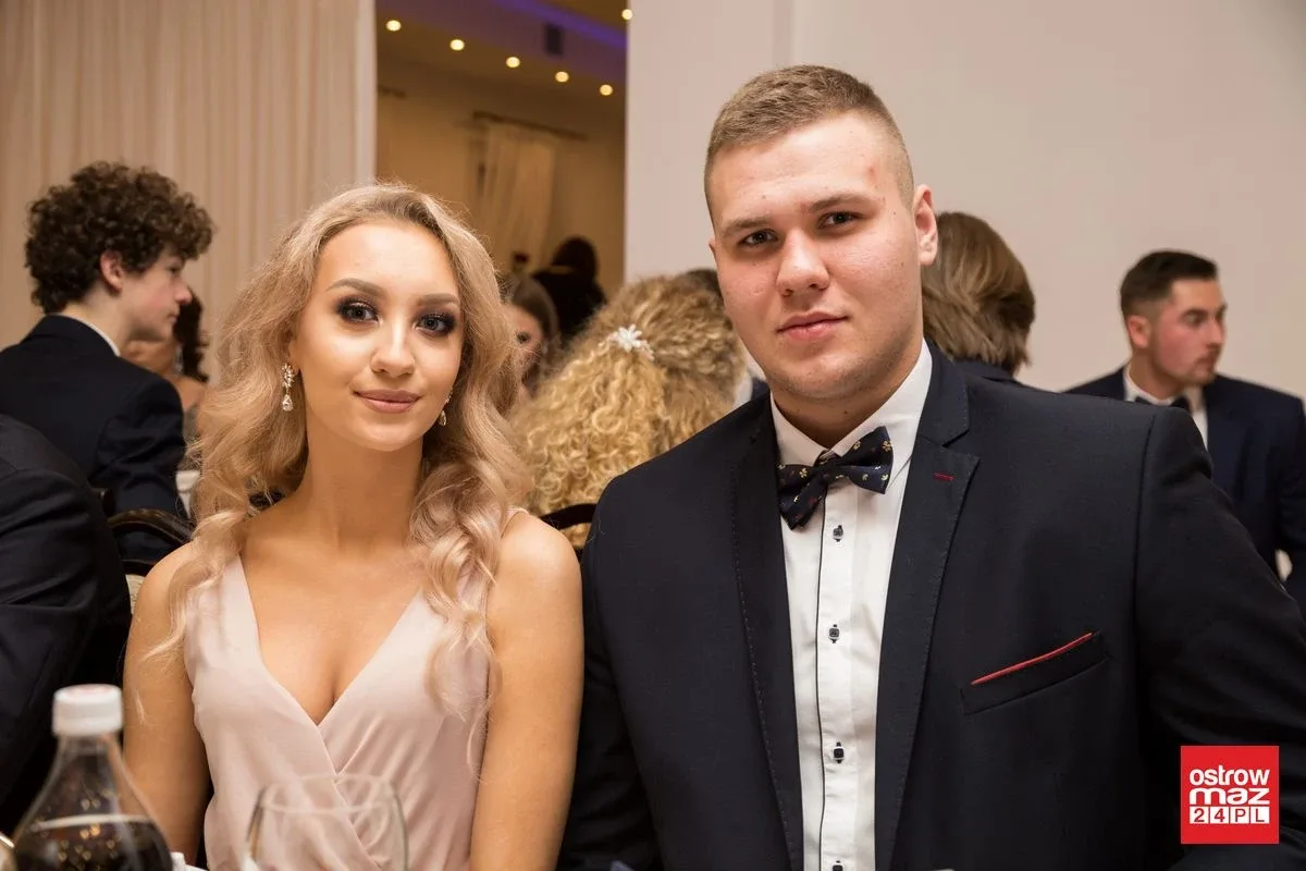 Studniówka LO im. Mikołaja Kopernika w Ostrowi Mazowieckiej (zdjęcia, wideo)