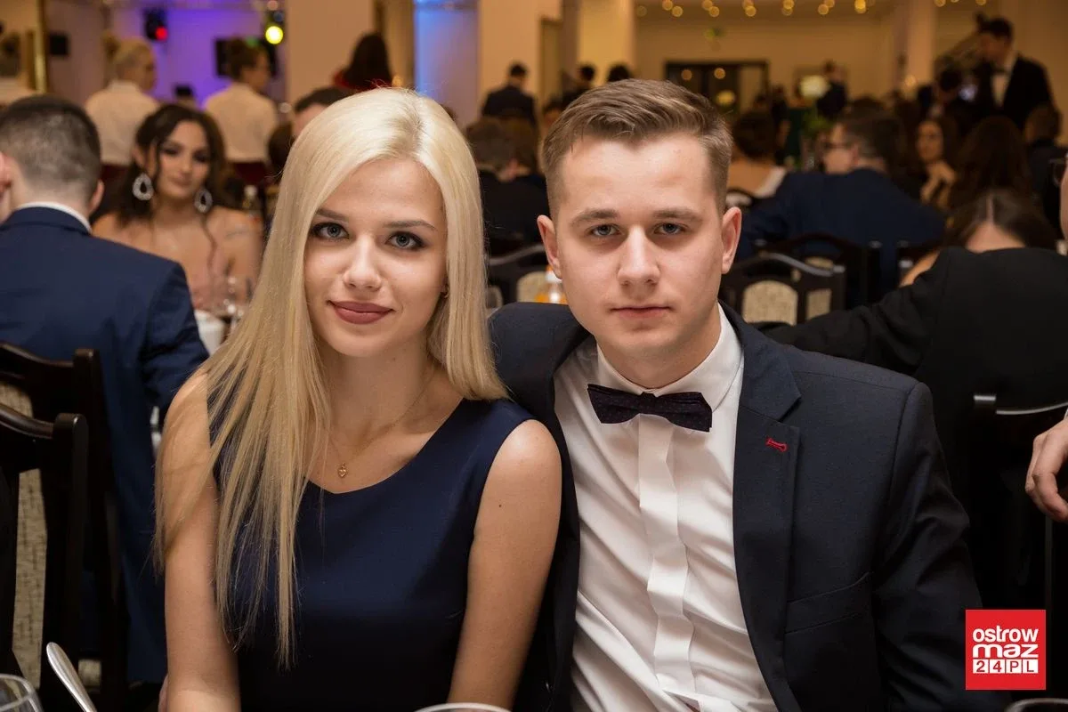 Studniówka LO im. Mikołaja Kopernika w Ostrowi Mazowieckiej (zdjęcia, wideo)
