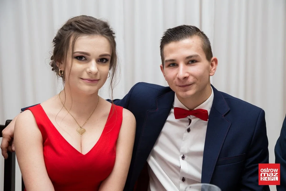 Studniówka LO im. Mikołaja Kopernika w Ostrowi Mazowieckiej (zdjęcia, wideo)