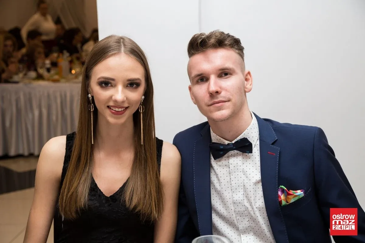 Studniówka LO im. Mikołaja Kopernika w Ostrowi Mazowieckiej (zdjęcia, wideo)