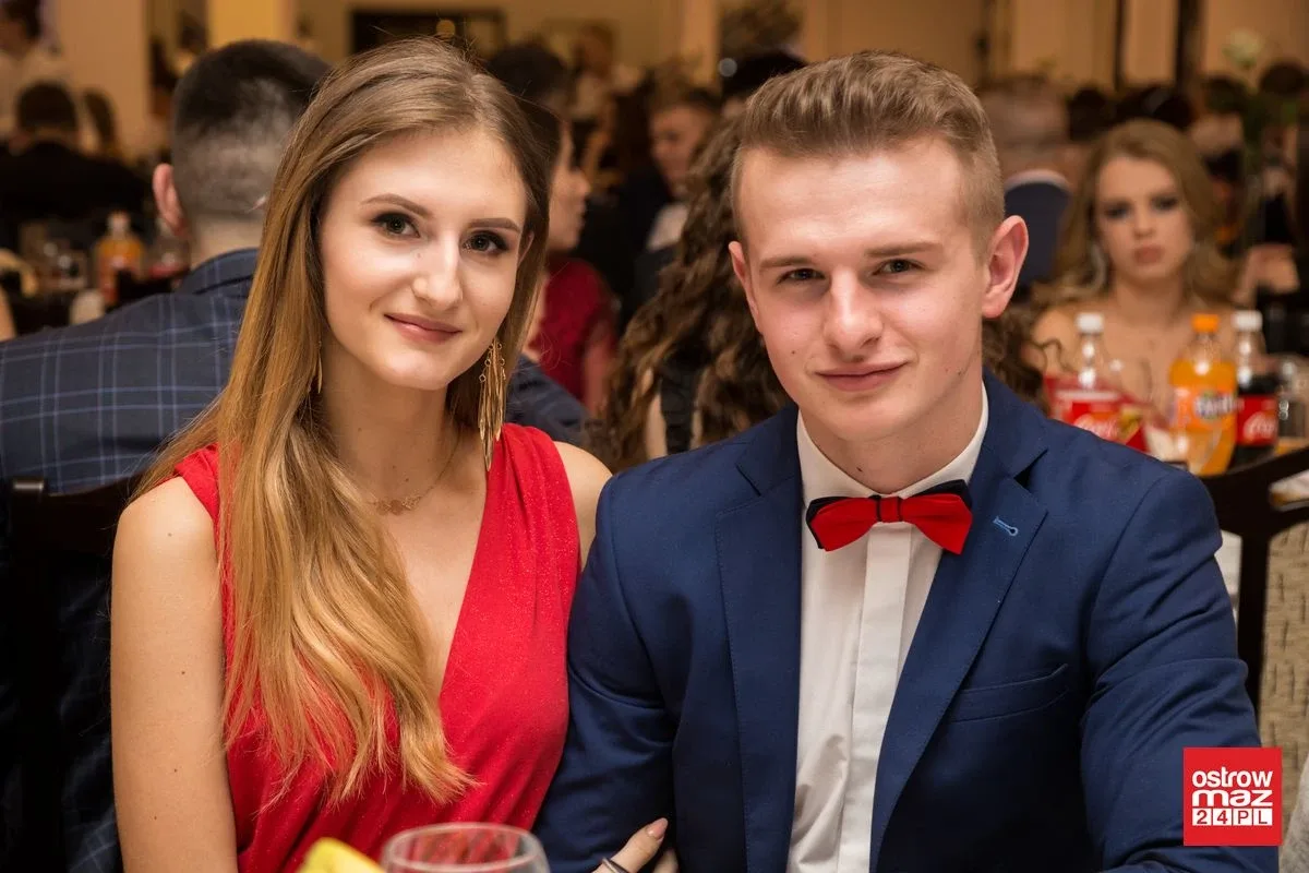 Studniówka LO im. Mikołaja Kopernika w Ostrowi Mazowieckiej (zdjęcia, wideo)