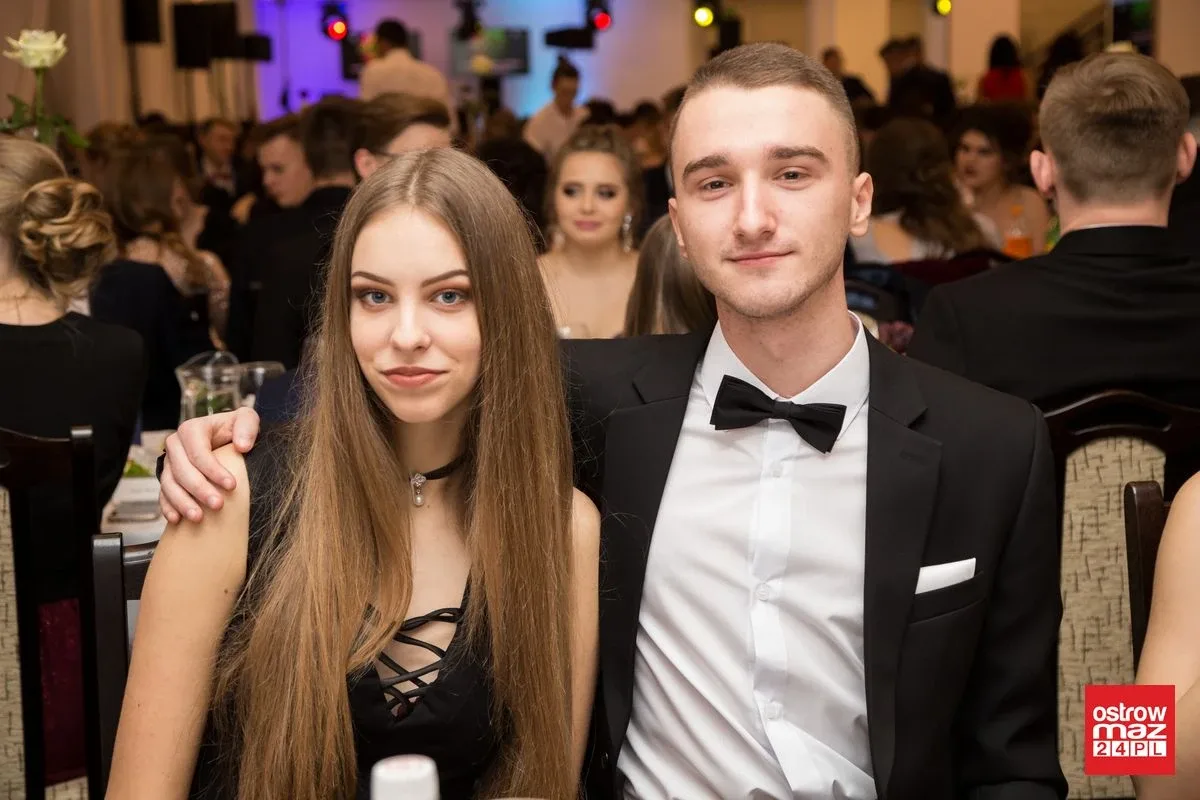 Studniówka LO im. Mikołaja Kopernika w Ostrowi Mazowieckiej (zdjęcia, wideo)