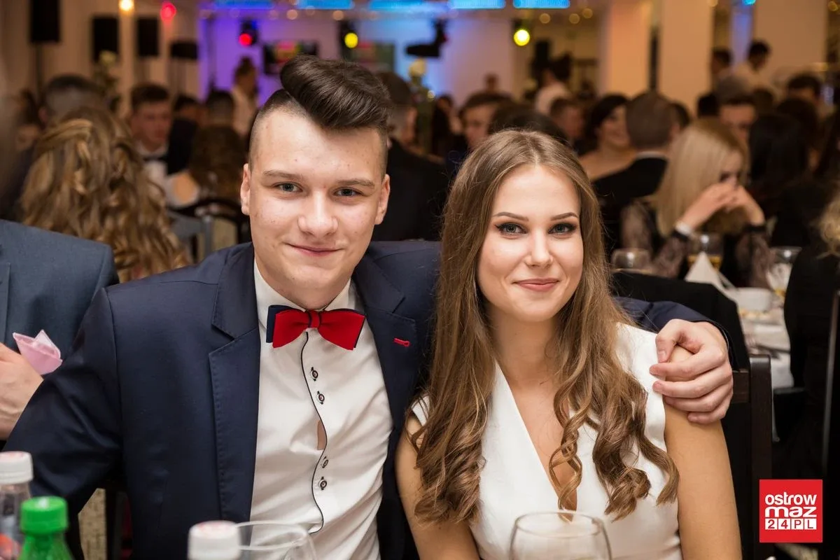Studniówka LO im. Mikołaja Kopernika w Ostrowi Mazowieckiej (zdjęcia, wideo)