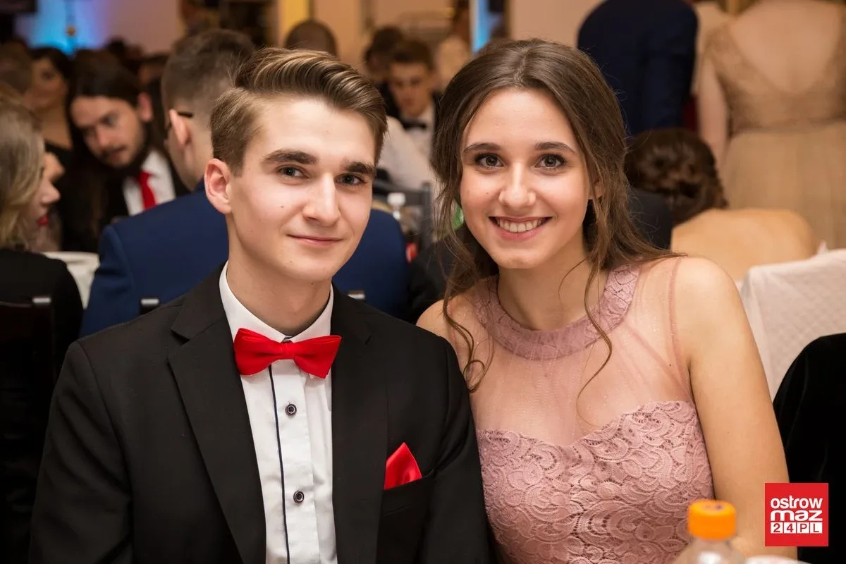 Studniówka LO im. Mikołaja Kopernika w Ostrowi Mazowieckiej (zdjęcia, wideo)