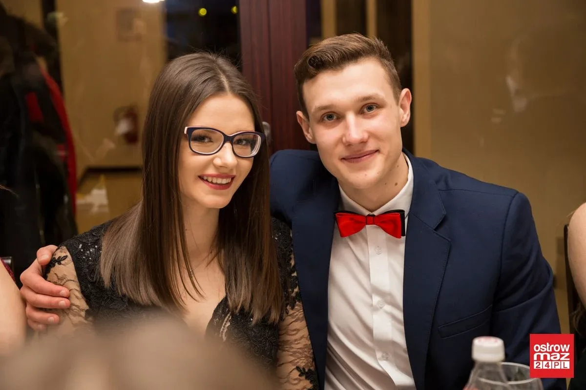 Studniówka LO im. Mikołaja Kopernika w Ostrowi Mazowieckiej (zdjęcia, wideo)