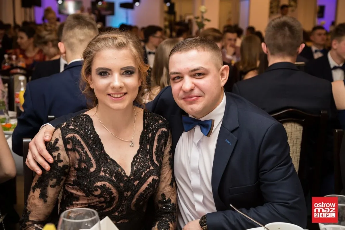 Studniówka LO im. Mikołaja Kopernika w Ostrowi Mazowieckiej (zdjęcia, wideo)