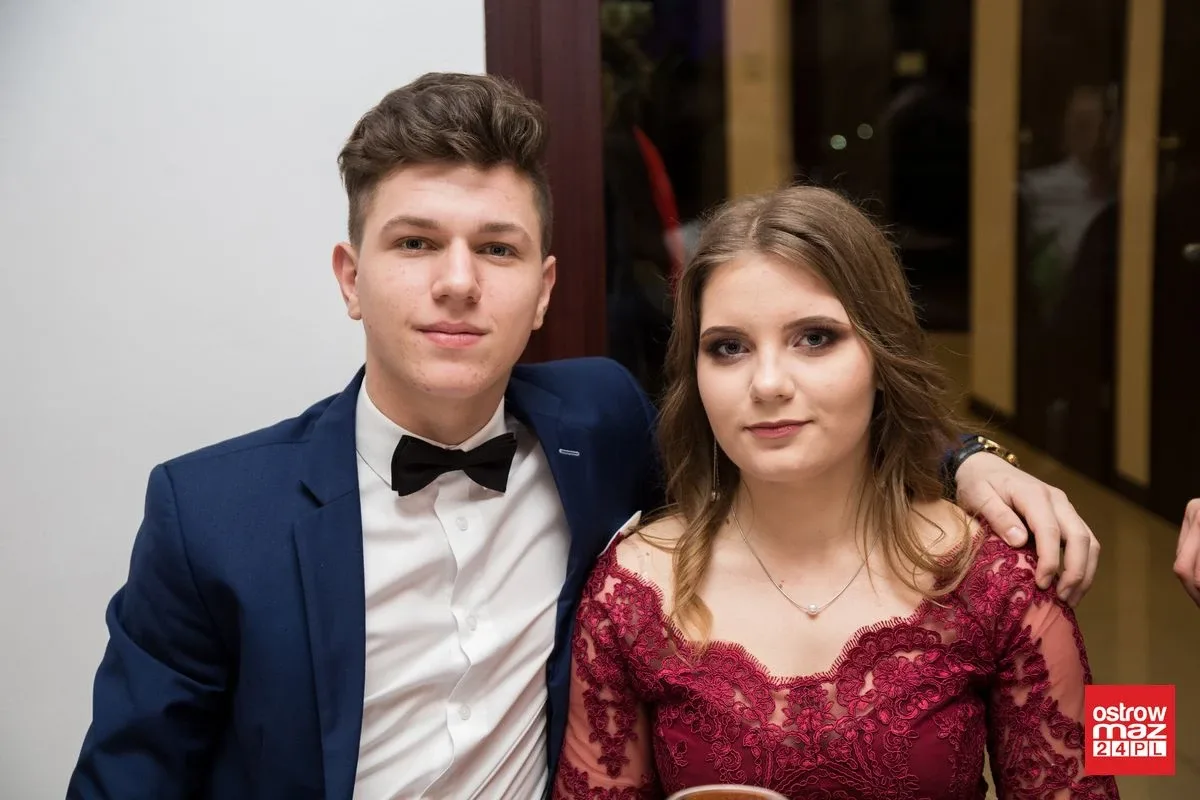 Studniówka LO im. Mikołaja Kopernika w Ostrowi Mazowieckiej (zdjęcia, wideo)