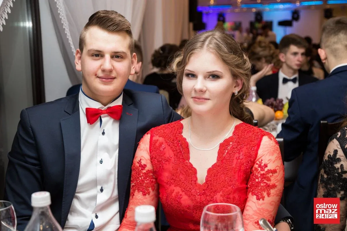 Studniówka LO im. Mikołaja Kopernika w Ostrowi Mazowieckiej (zdjęcia, wideo)