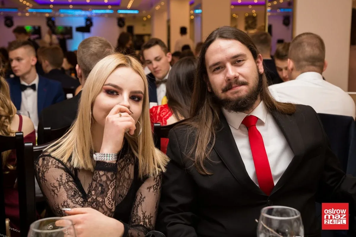 Studniówka LO im. Mikołaja Kopernika w Ostrowi Mazowieckiej (zdjęcia, wideo)