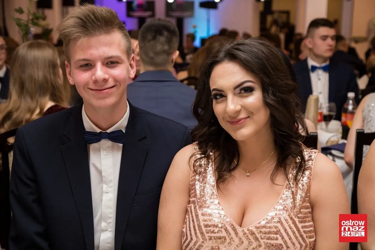 Studniówka LO im. Mikołaja Kopernika w Ostrowi Mazowieckiej (zdjęcia, wideo)