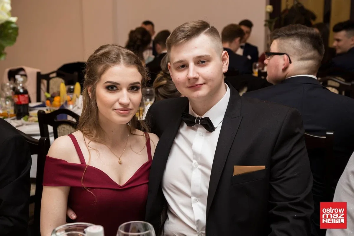 Studniówka LO im. Mikołaja Kopernika w Ostrowi Mazowieckiej (zdjęcia, wideo)