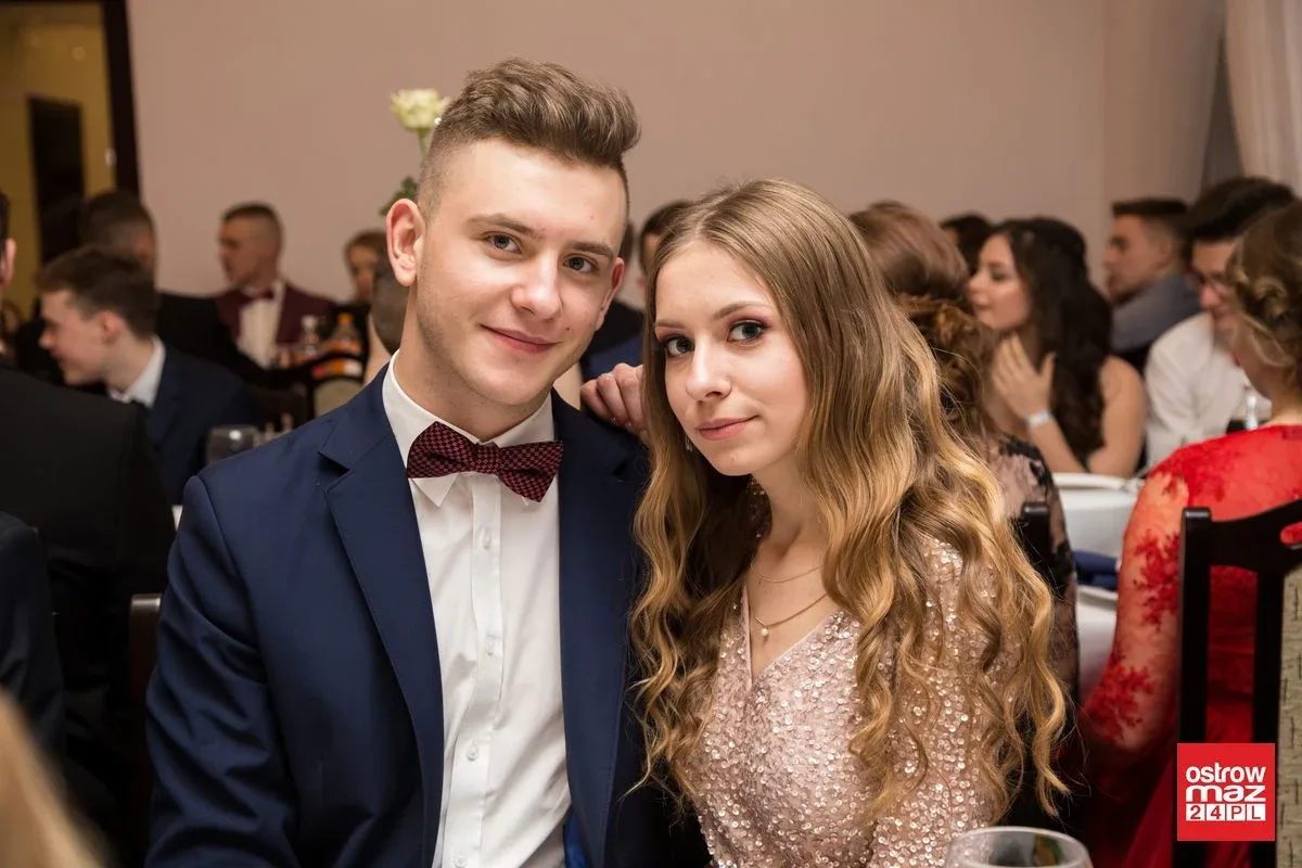 Studniówka LO im. Mikołaja Kopernika w Ostrowi Mazowieckiej (zdjęcia, wideo)