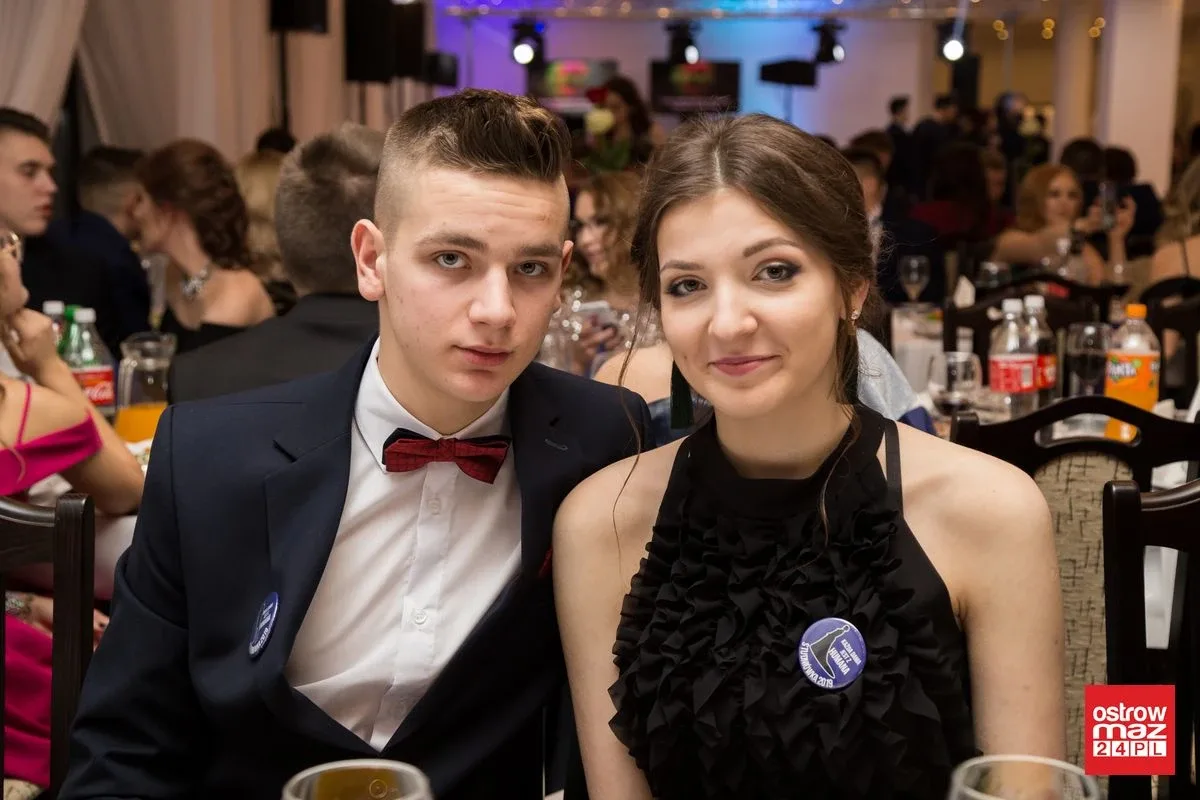 Studniówka LO im. Mikołaja Kopernika w Ostrowi Mazowieckiej (zdjęcia, wideo)