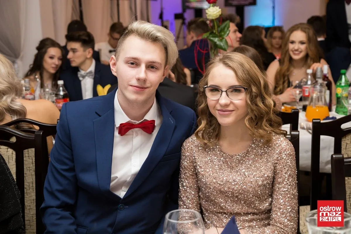 Studniówka LO im. Mikołaja Kopernika w Ostrowi Mazowieckiej (zdjęcia, wideo)
