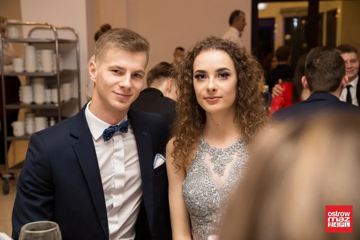 Studniówka LO im. Mikołaja Kopernika w Ostrowi Mazowieckiej (zdjęcia, wideo)