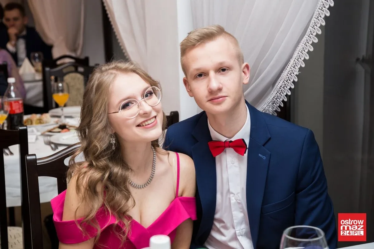 Studniówka LO im. Mikołaja Kopernika w Ostrowi Mazowieckiej (zdjęcia, wideo)