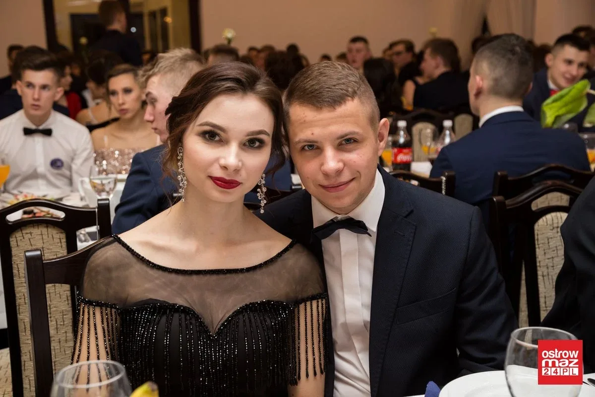 Studniówka LO im. Mikołaja Kopernika w Ostrowi Mazowieckiej (zdjęcia, wideo)