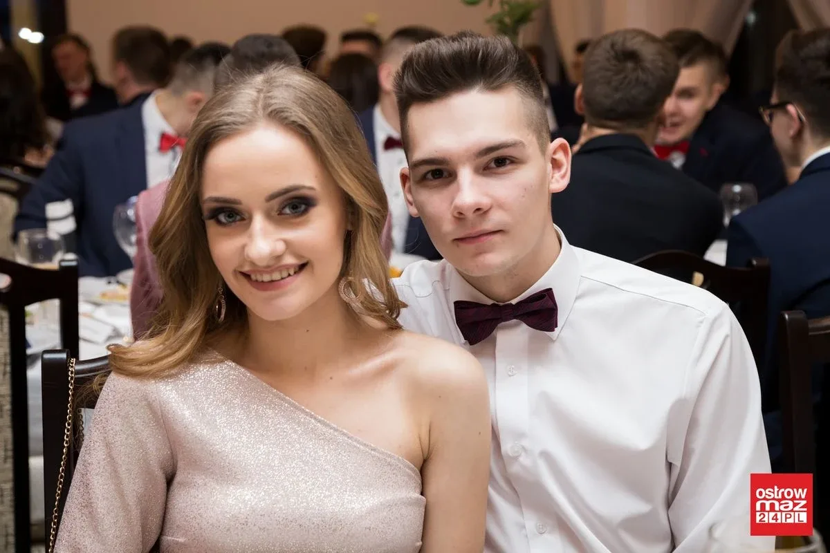 Studniówka LO im. Mikołaja Kopernika w Ostrowi Mazowieckiej (zdjęcia, wideo)
