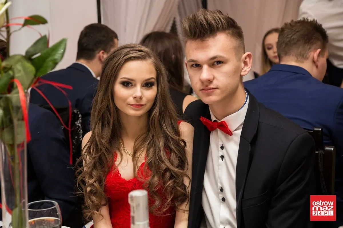 Studniówka LO im. Mikołaja Kopernika w Ostrowi Mazowieckiej (zdjęcia, wideo)