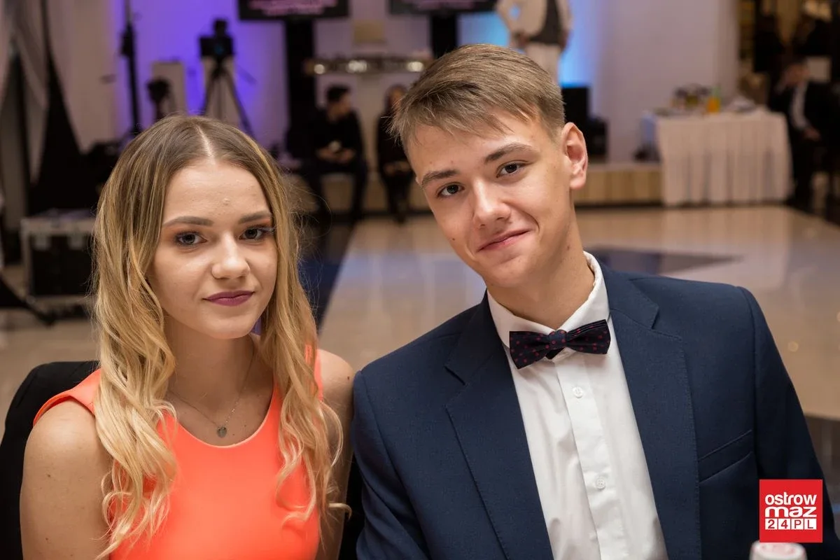 Studniówka LO im. Mikołaja Kopernika w Ostrowi Mazowieckiej (zdjęcia, wideo)