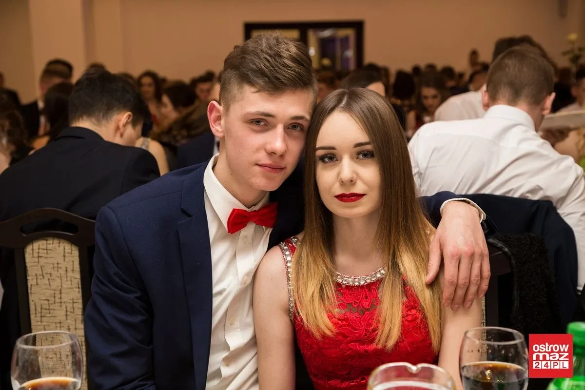 Studniówka LO im. Mikołaja Kopernika w Ostrowi Mazowieckiej (zdjęcia, wideo)