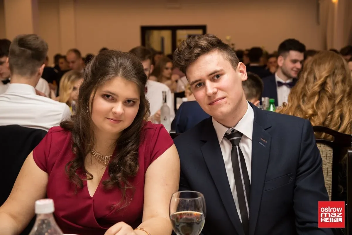 Studniówka LO im. Mikołaja Kopernika w Ostrowi Mazowieckiej (zdjęcia, wideo)