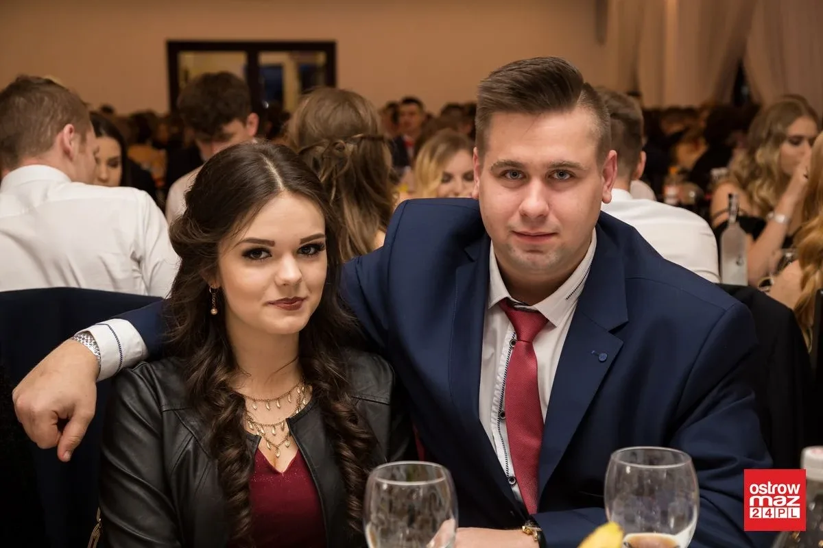 Studniówka LO im. Mikołaja Kopernika w Ostrowi Mazowieckiej (zdjęcia, wideo)