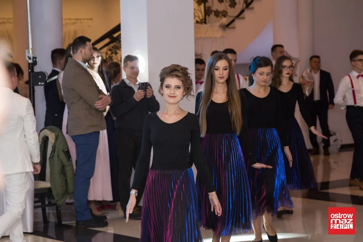 Studniówka LO im. Mikołaja Kopernika w Ostrowi Mazowieckiej (zdjęcia, wideo)