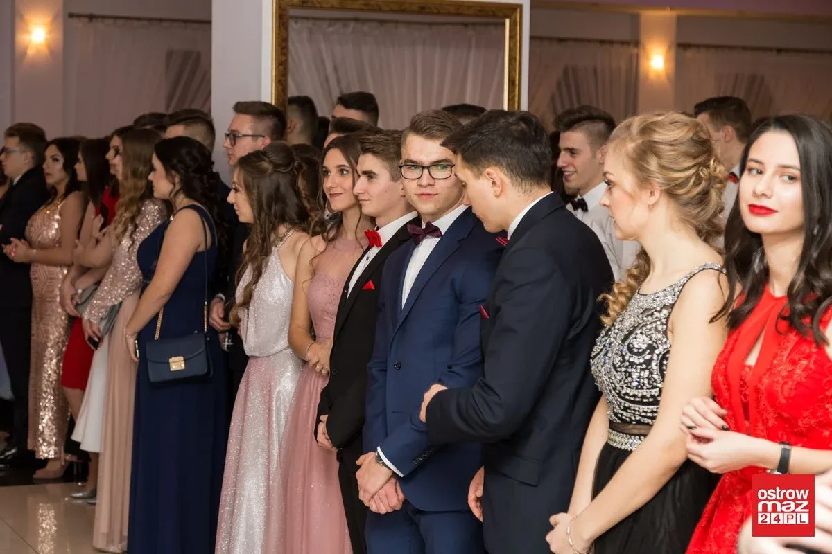 Studniówka LO im. Mikołaja Kopernika w Ostrowi Mazowieckiej (zdjęcia, wideo)