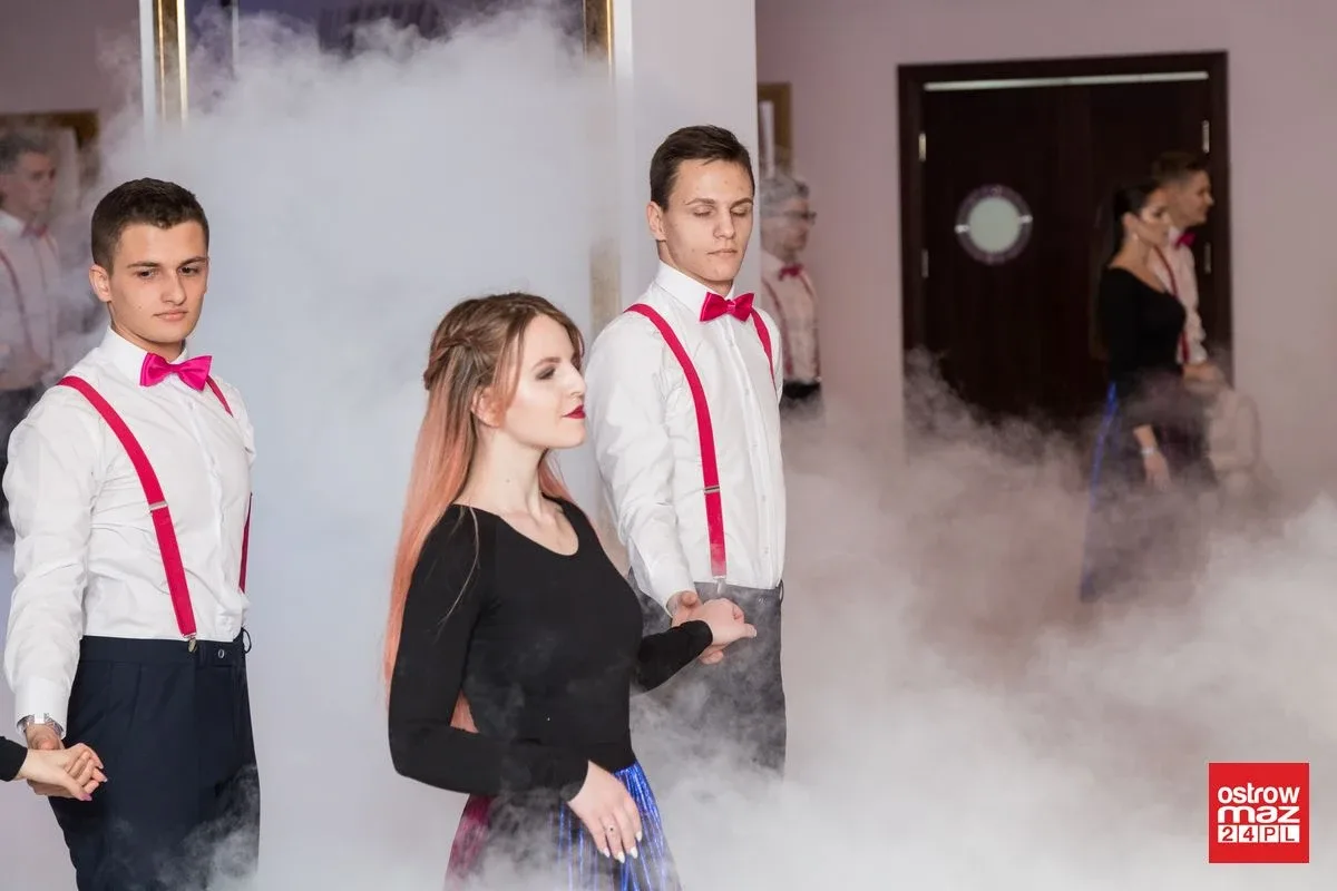 Studniówka LO im. Mikołaja Kopernika w Ostrowi Mazowieckiej (zdjęcia, wideo)