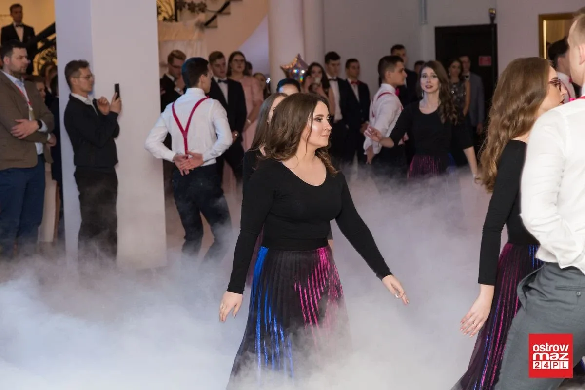 Studniówka LO im. Mikołaja Kopernika w Ostrowi Mazowieckiej (zdjęcia, wideo)