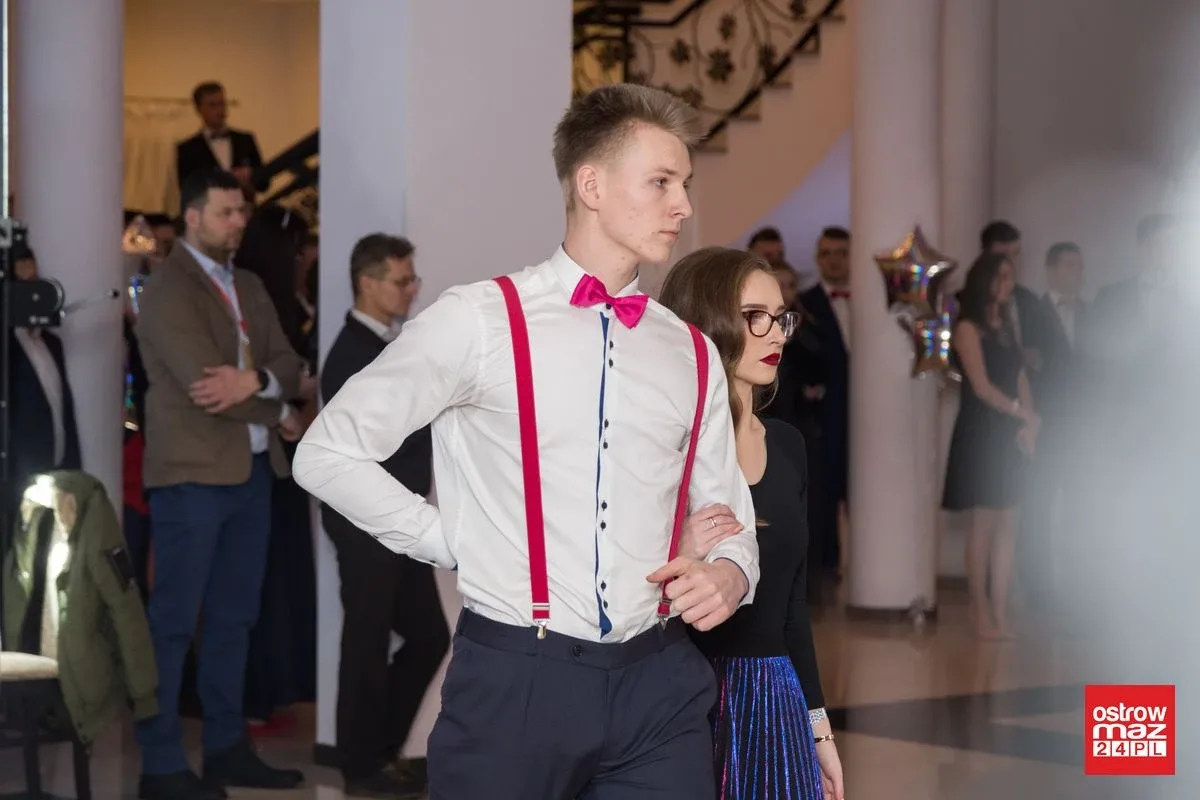 Studniówka LO im. Mikołaja Kopernika w Ostrowi Mazowieckiej (zdjęcia, wideo)