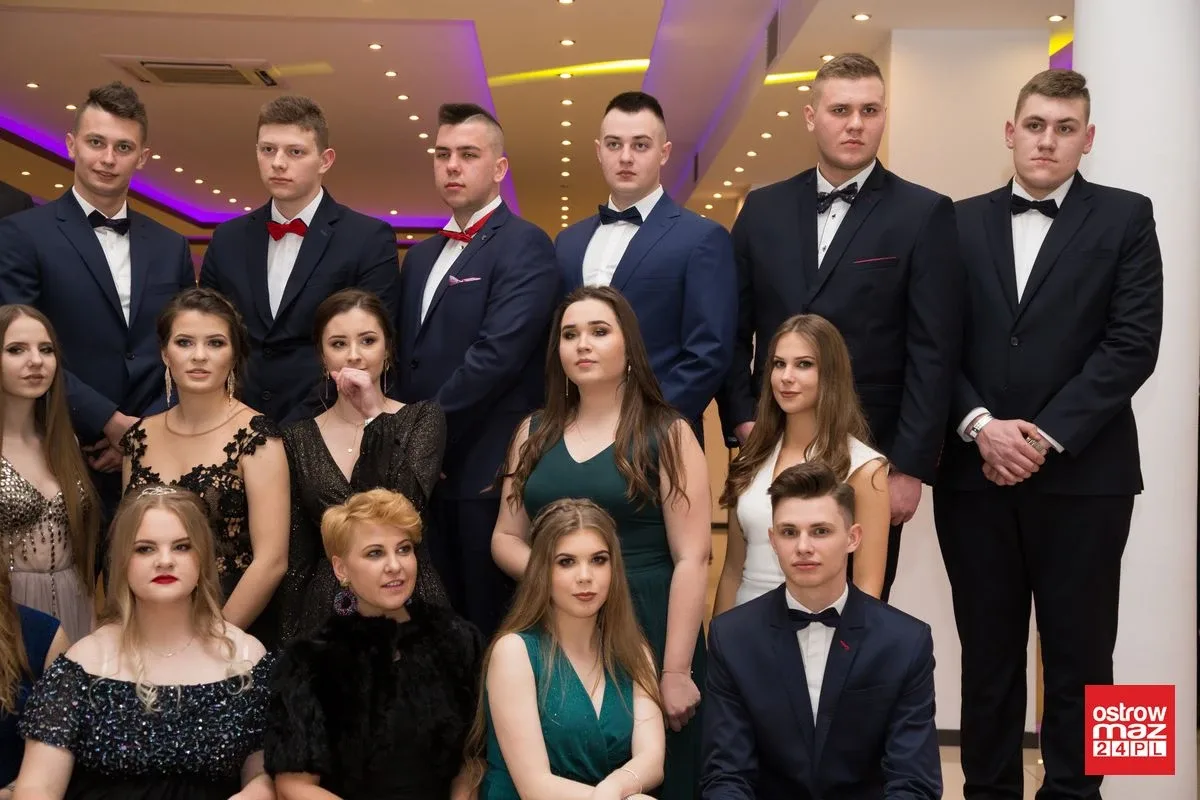 Studniówka LO im. Mikołaja Kopernika w Ostrowi Mazowieckiej (zdjęcia, wideo)