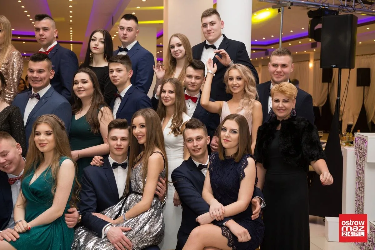 Studniówka LO im. Mikołaja Kopernika w Ostrowi Mazowieckiej (zdjęcia, wideo)