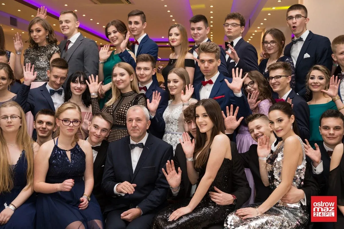 Studniówka LO im. Mikołaja Kopernika w Ostrowi Mazowieckiej (zdjęcia, wideo)