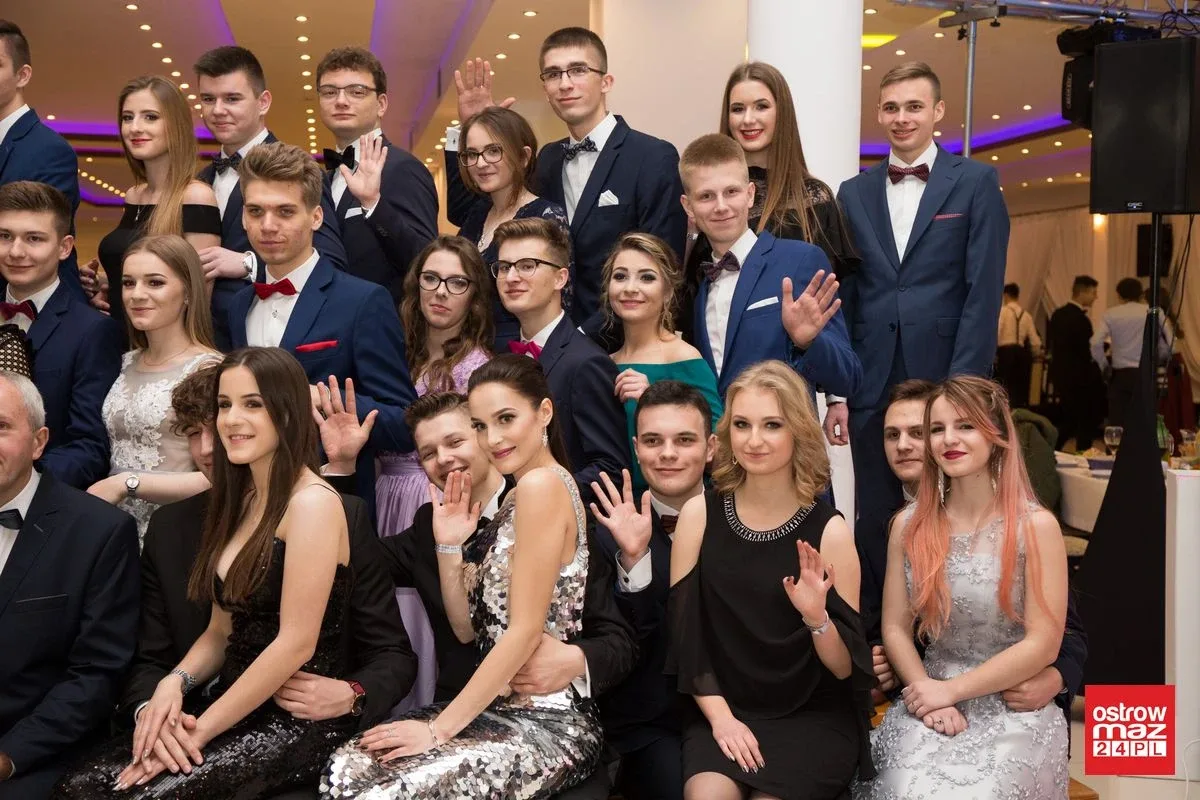 Studniówka LO im. Mikołaja Kopernika w Ostrowi Mazowieckiej (zdjęcia, wideo)