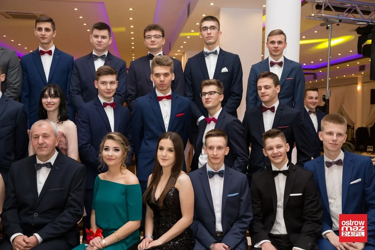 Studniówka LO im. Mikołaja Kopernika w Ostrowi Mazowieckiej (zdjęcia, wideo)