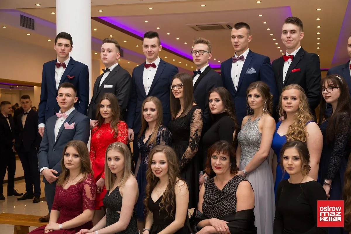 Studniówka LO im. Mikołaja Kopernika w Ostrowi Mazowieckiej (zdjęcia, wideo)