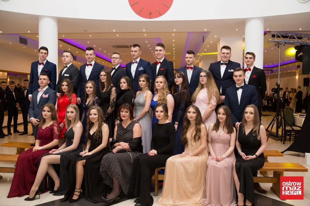 Studniówka LO im. Mikołaja Kopernika w Ostrowi Mazowieckiej (zdjęcia, wideo)